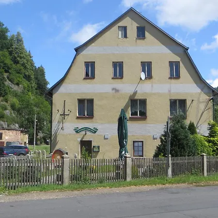 Restaurace A Stara Posta Bečov nad Teplou