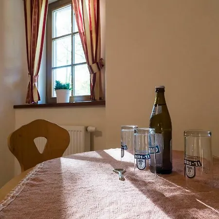 Restaurace A Stara Posta 招待所 Bečov nad Teplou