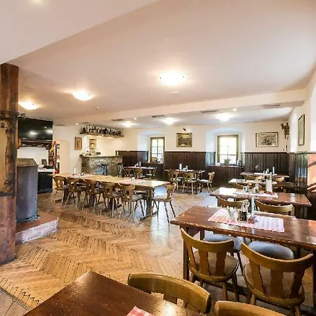 Restaurace A Stara Posta Бечов-над-Теплоу