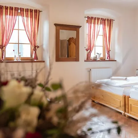 Restaurace A Stara Posta 招待所 Bečov nad Teplou