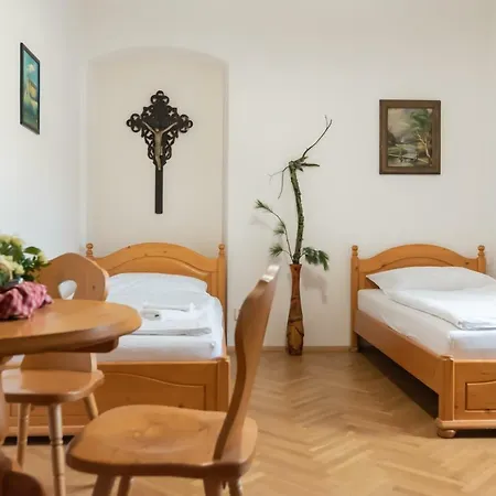 Restaurace A Stara Posta 3* Бечов-над-Теплоу
