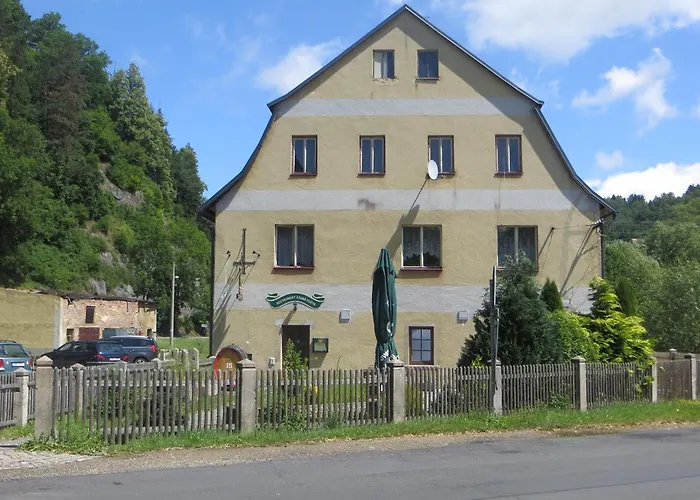 Restaurace A Stara Posta 베코브나드테플로우