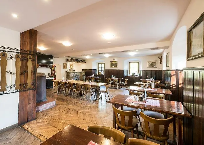 Restaurace A Stara Posta 베코브나드테플로우