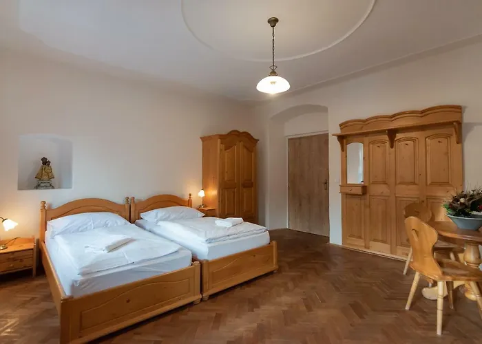 Restaurace A Stará Pošta Affittacamere Bečov nad Teplou