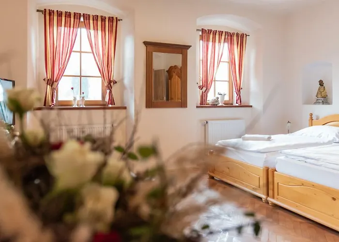 Restaurace A Stara Posta 게스트하우스 베코브나드테플로우